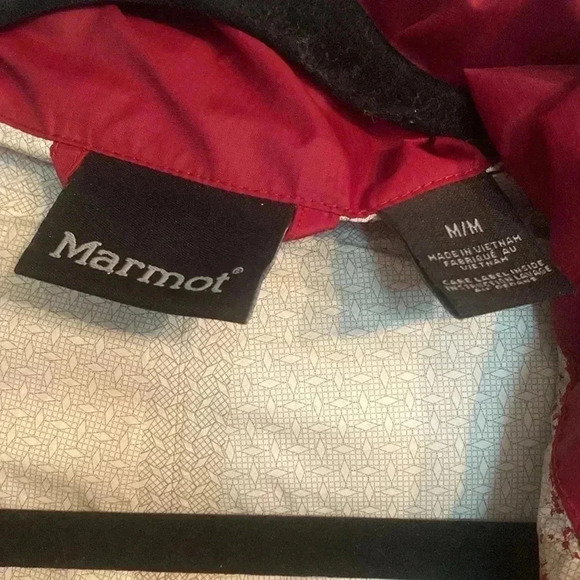 Marmont red rain jacket - medium - note some wear inside - lots of pockets - Picture 3 of 12